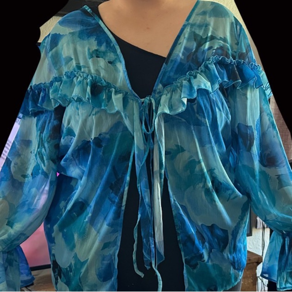 Boohoo blue and green tie in the front blouse.